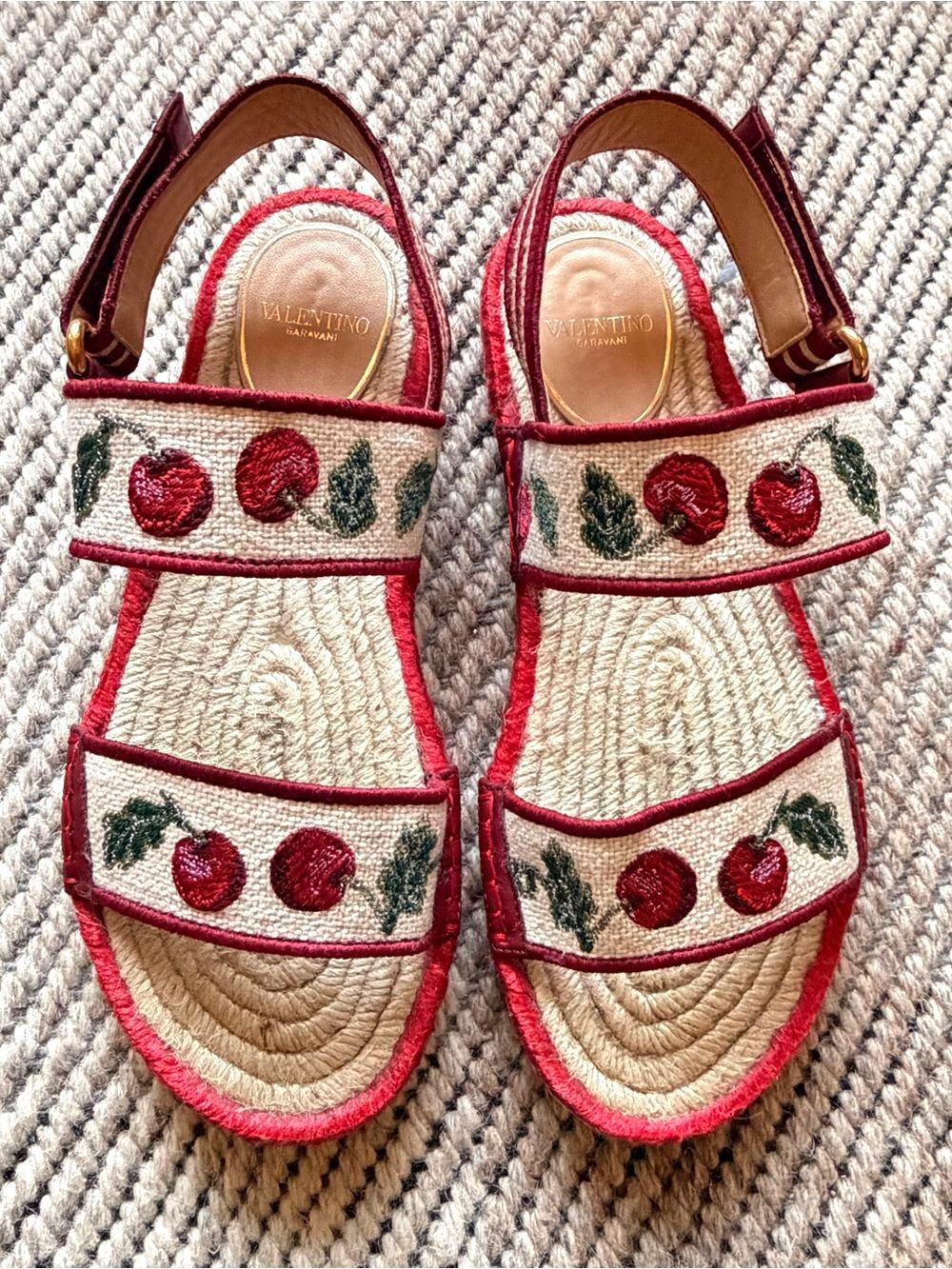 VALENTINO Darling Embroidered Radish Strappy Espadrille Sandals 39 NEW $950!!
